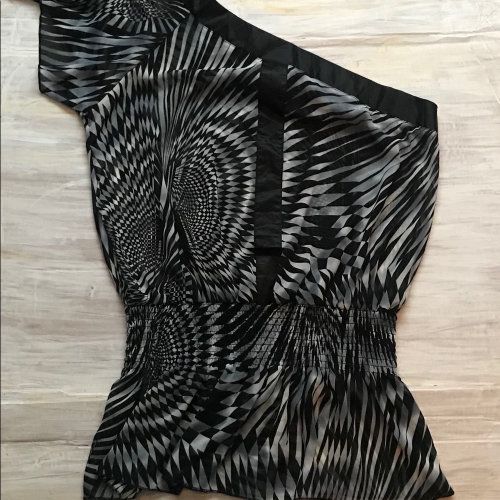 One Shoulder Top - Picture 5 of 9